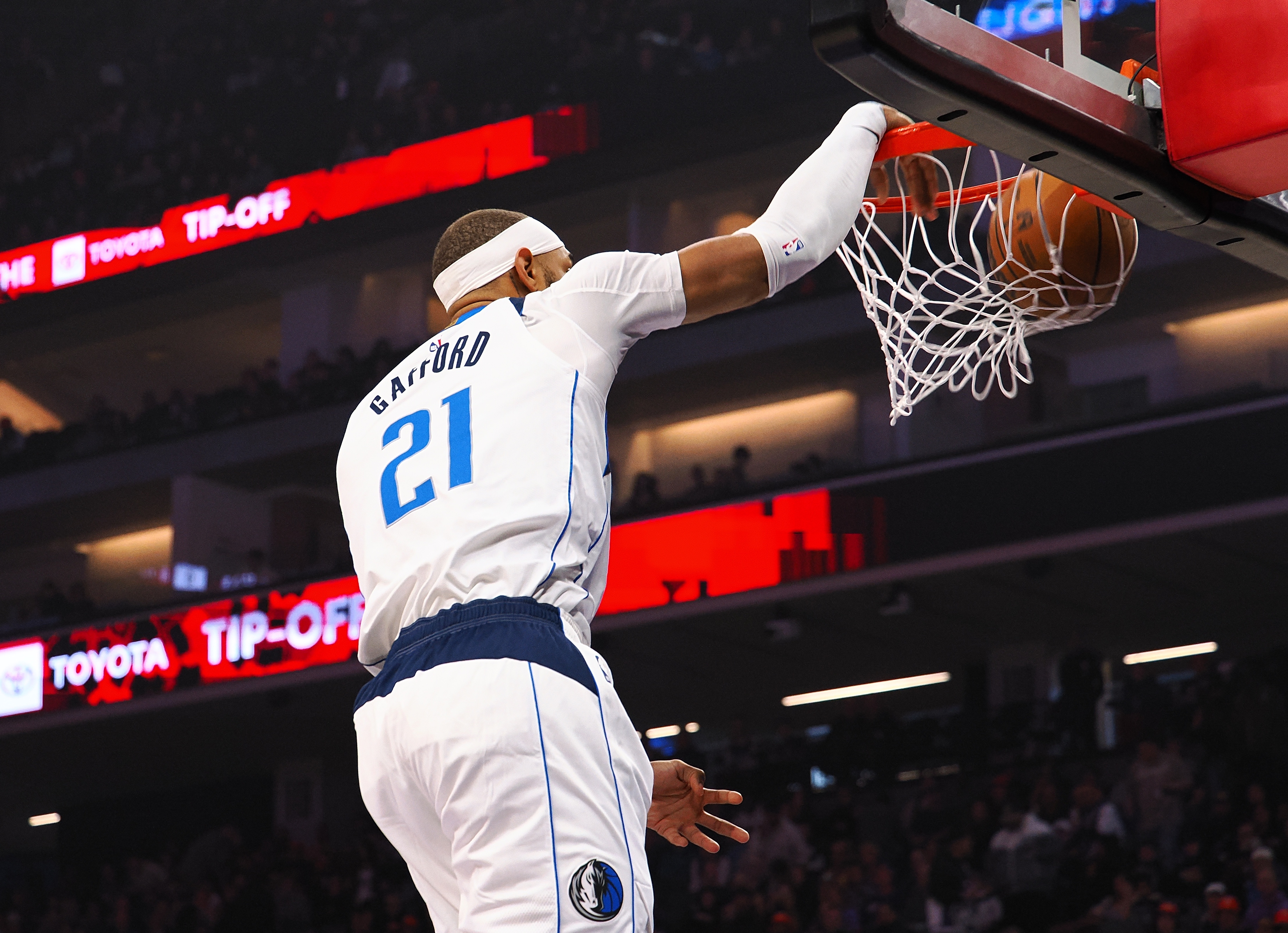 华体会官网-明天独行侠迎战湖人 加福德&amp;瑞安·内姆哈德大概率出战